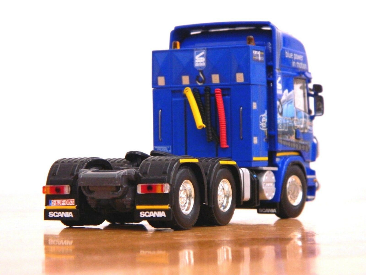 01-1231 Tracto Scania R6 6x4 Sarens Escala 1:50 (Modelo Descontinuado) - KATZER