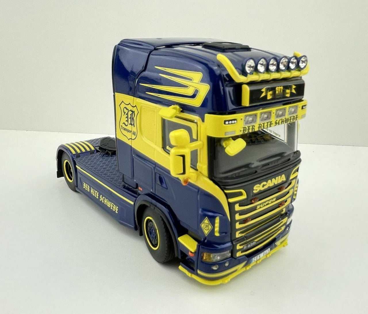 01-2040 Tracto Scania R Topline Escala 1:50 - KATZER