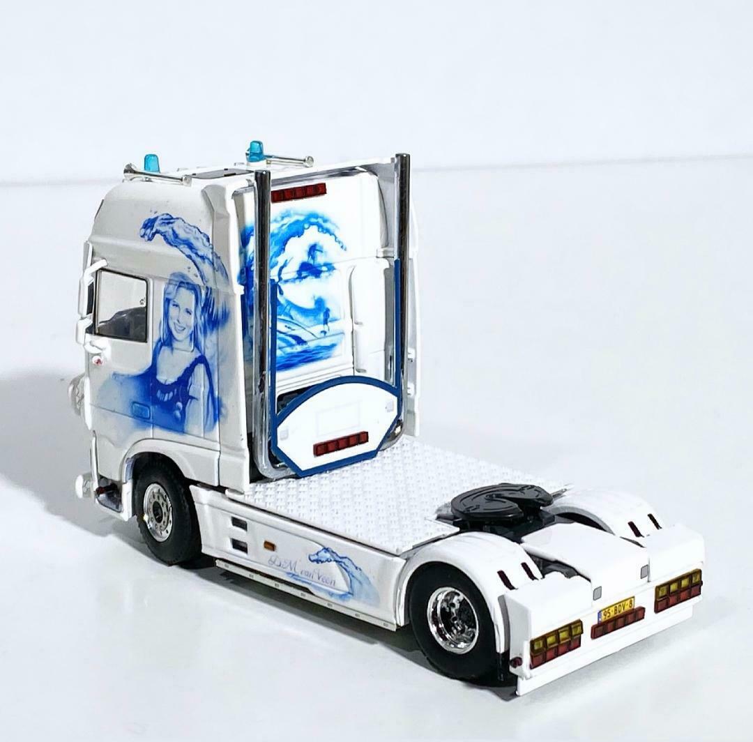 01-3307 Tracto DAF XF Super Space 4x2 Cab D.M Van Veen Escala 1:50 - KATZER