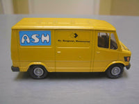 Thumbnail for 1603-2 Furgoneta Caterpillar Mercedes Benz Escala 1:50 (Modelo Descontinuado) - KATZER