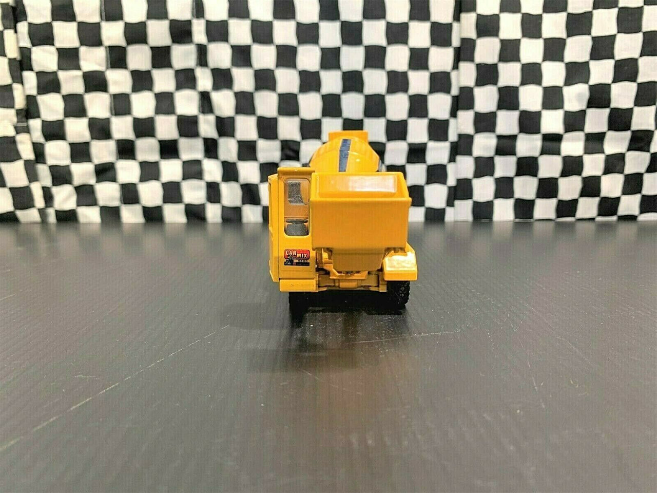 171 Mezcladora Carmix 3500 Escala 1:43 (Modelo Descontinuado) - KATZER