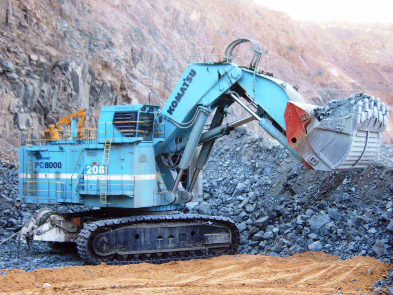25026-6 Pala Minera PC8000-6 Komatsu Escala 1:50 - KATZER