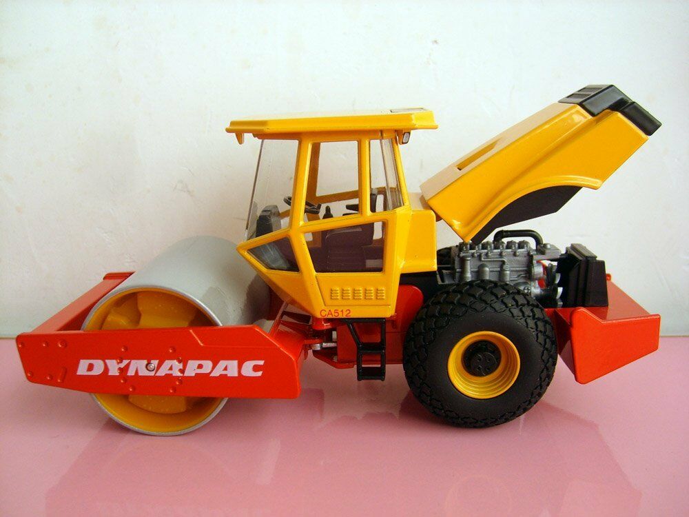297 Rodillo Compactador Dynapac CA512 Escala 1:35 (Modelo Descontinuado) - KATZER
