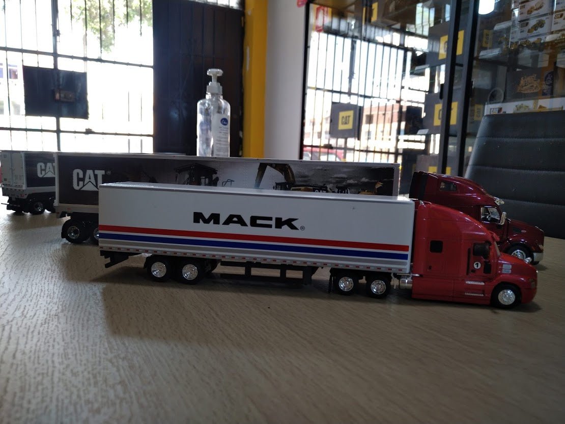 30193 Trailer Mack Performance Tour 2018 Escala 1:64 (Modelo Descontinuado) - KATZER