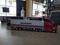 Thumbnail for 30193 Trailer Mack Performance Tour 2018 Escala 1:64 (Modelo Descontinuado) - KATZER