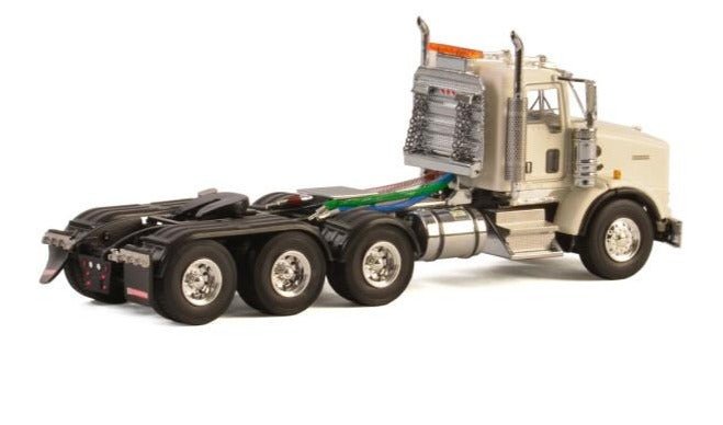 33-2016 Tracto Kenworth T800 Blanco Escala 1:50 - KATZER
