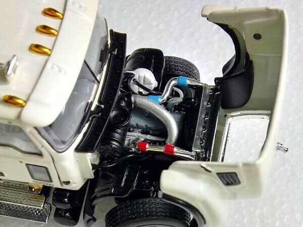 33-2018 Tracto Mack Granite 4 Axle Blanco Escala 1:50 - KATZER