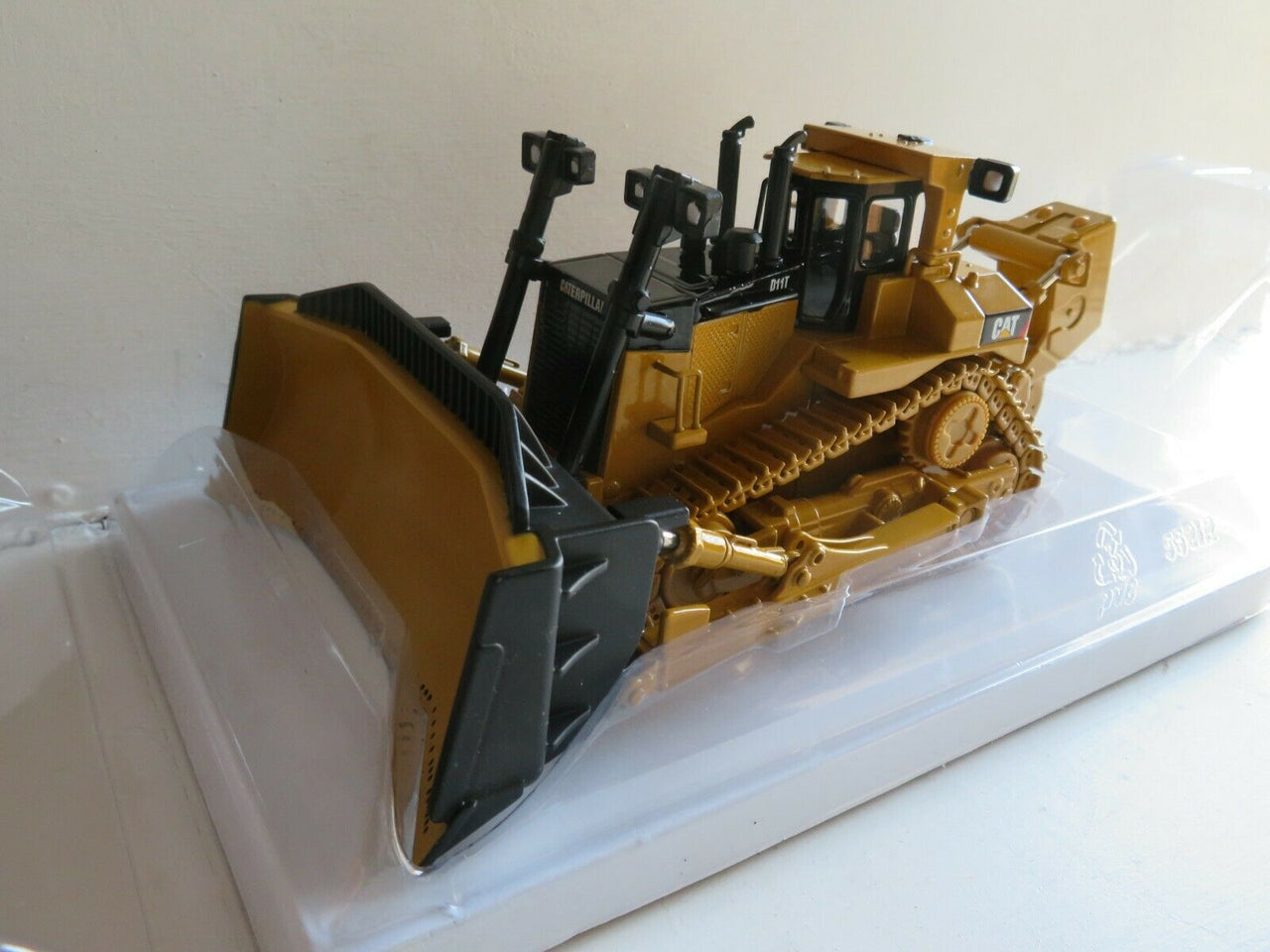 Tractor De Orugas  D11T Escala 1:50 (Modelo Descontinuado)