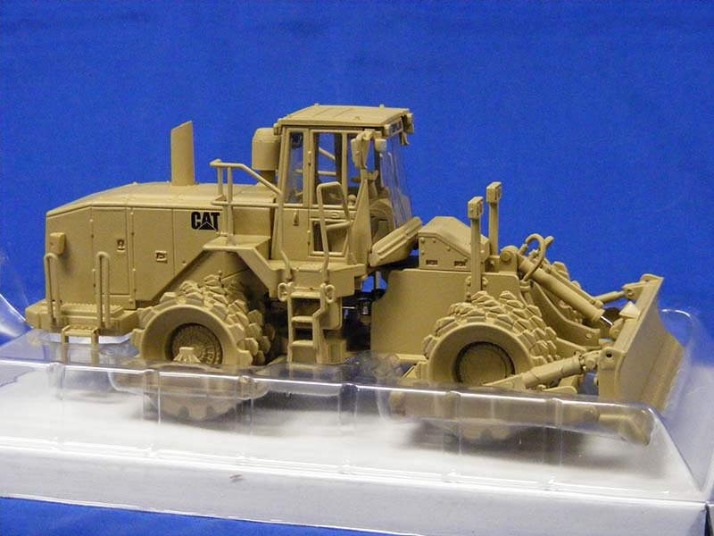 Tractor De Orugas 815F  Escala 1:50  (Modelo Descontinuado)