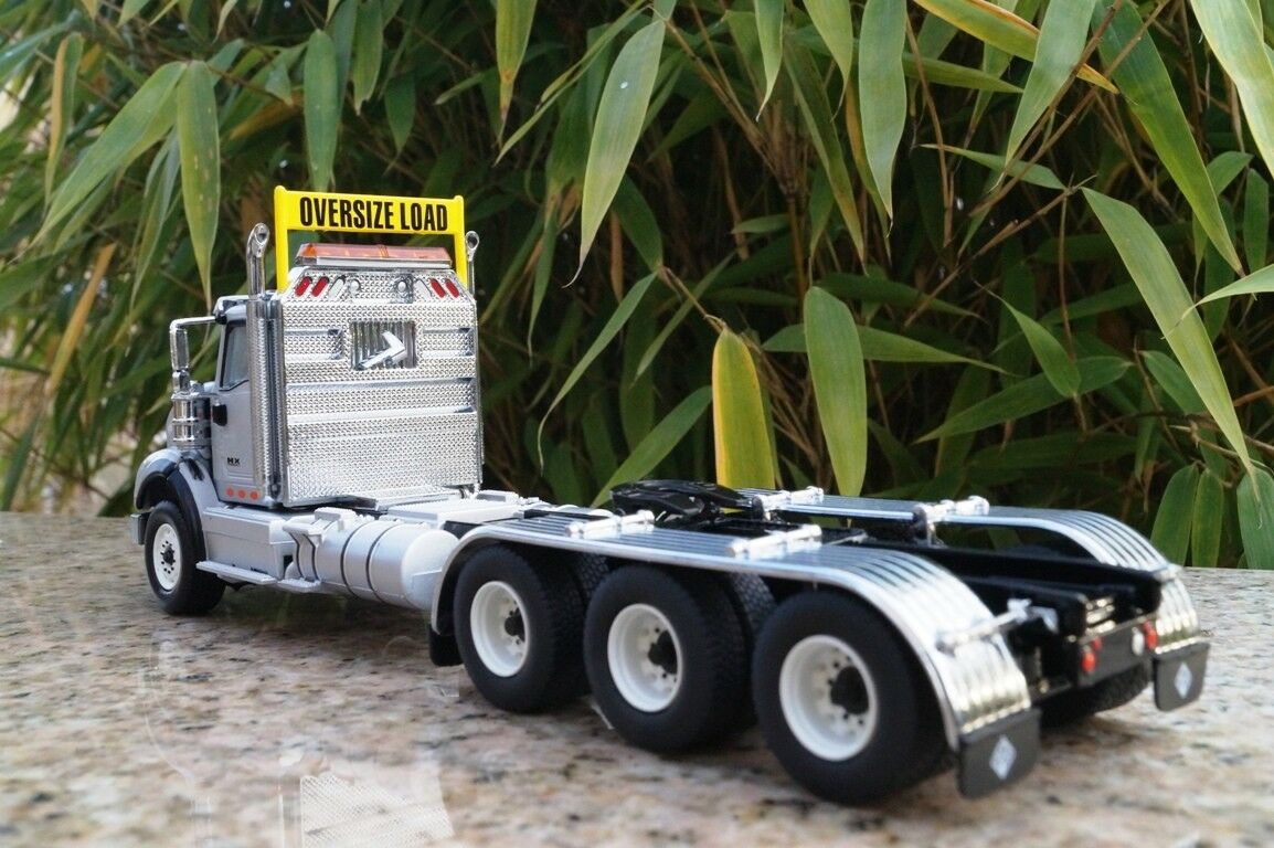 International HX620 Tractor Truck Scale 1:50