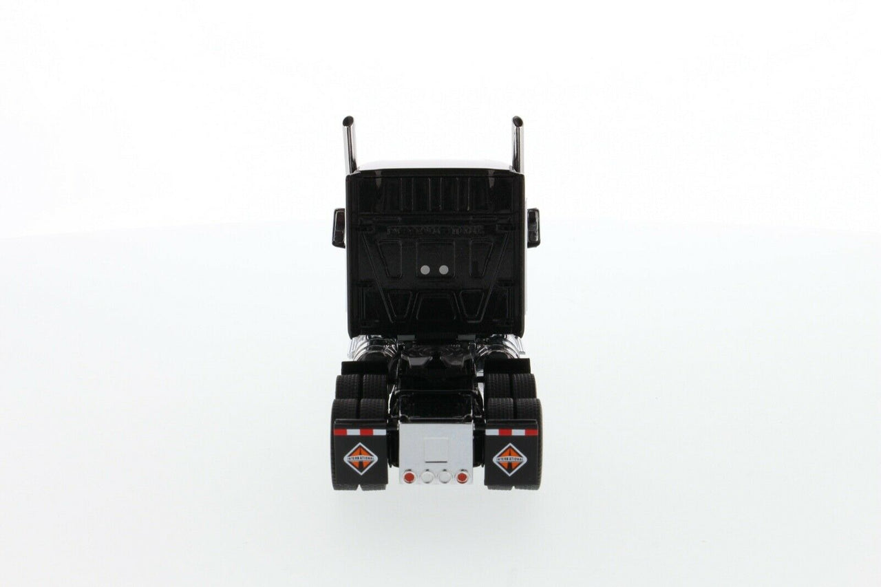 International LoneStar Sleeper Tractor Truck 1:50 Scale