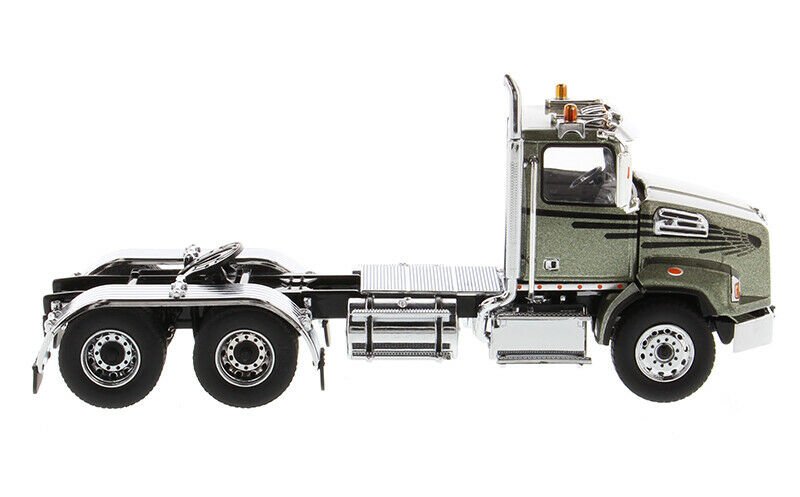 Western Star 4700 Tractor Truck 1:50 Scale