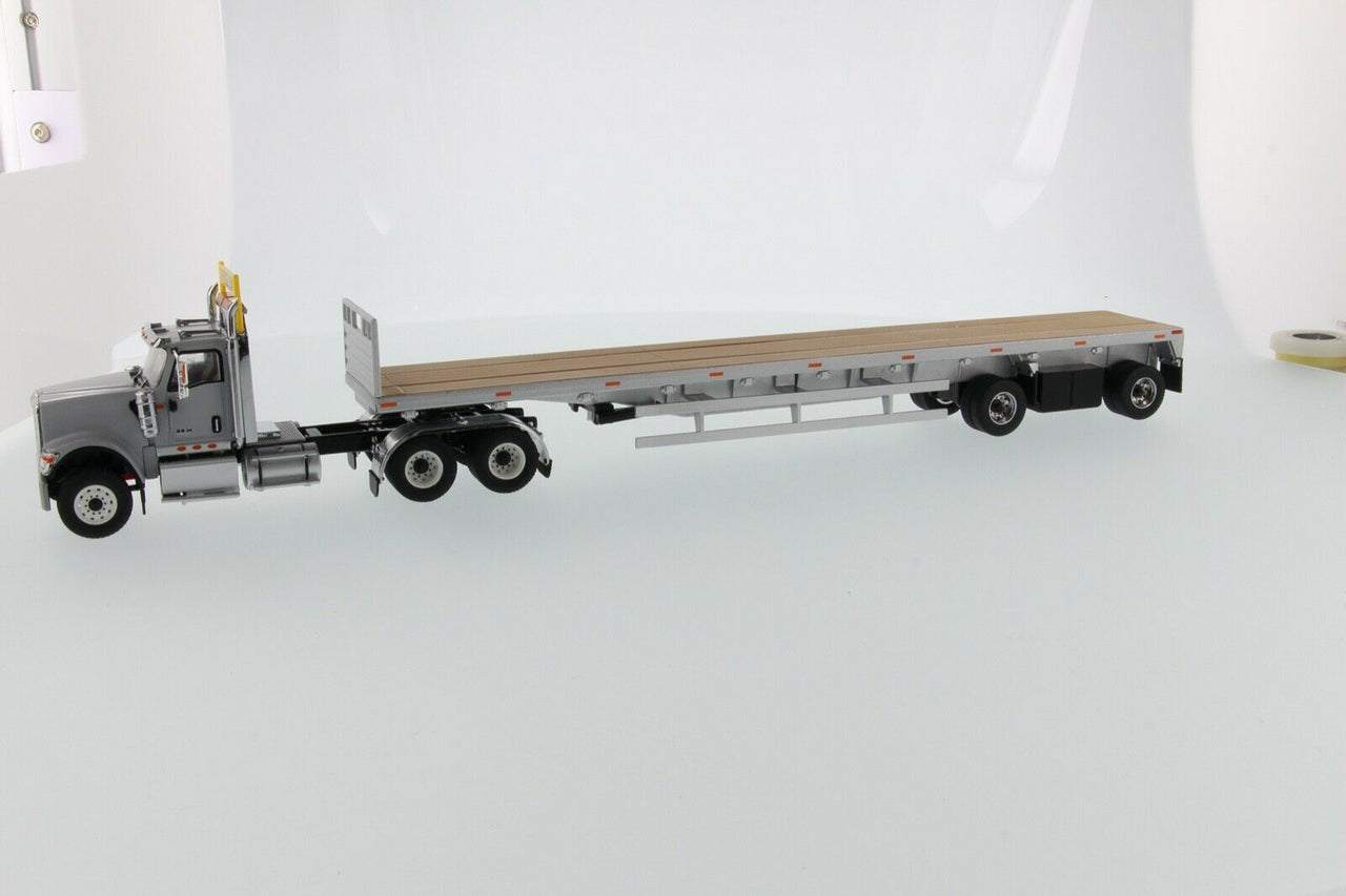 International HX520 XL 120 Low Bed 1:50 Scale