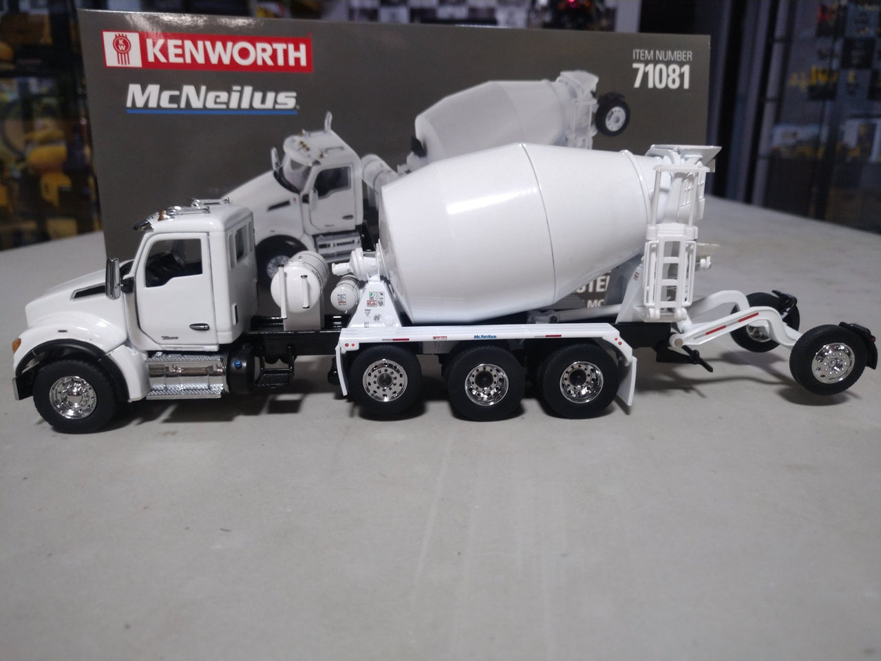 Mezcladora Kenworth T880 SFFA Escala 1:50