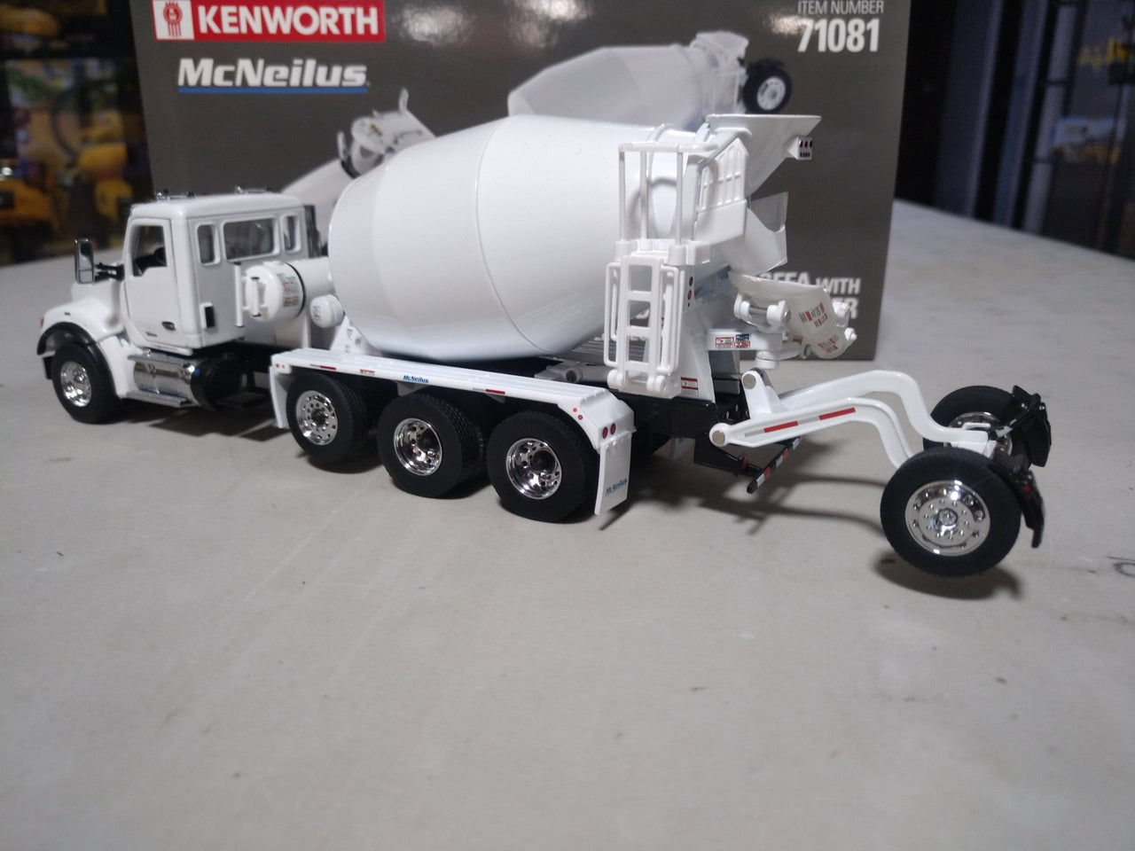 Mezcladora Kenworth T880 SFFA Escala 1:50