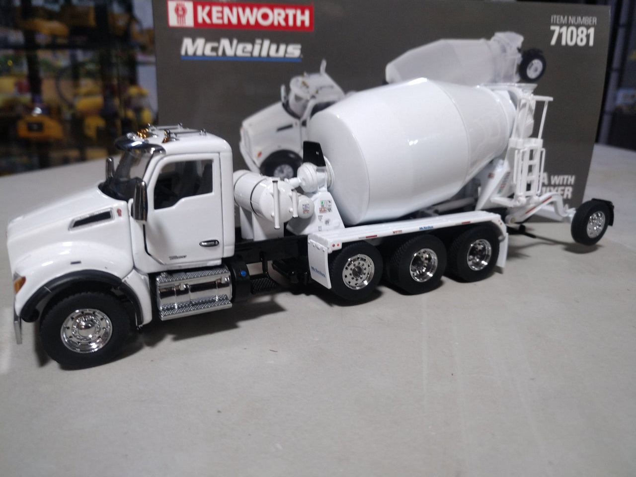 Mezcladora Kenworth T880 SFFA Escala 1:50