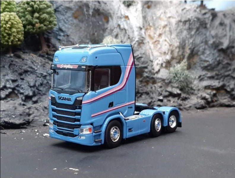 Tracto Scania S540 Highline Escala 1:50 (Modelo Descontinuado)