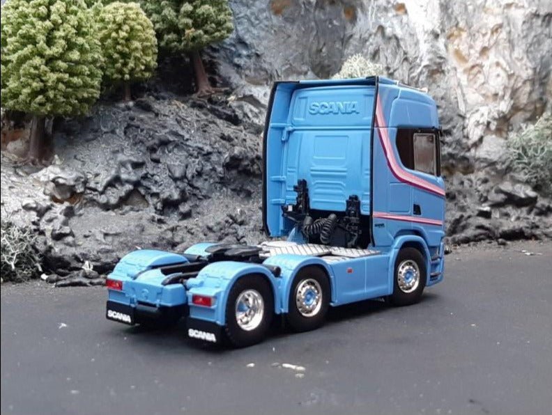 Tracto Scania S540 Highline Escala 1:50 (Modelo Descontinuado)
