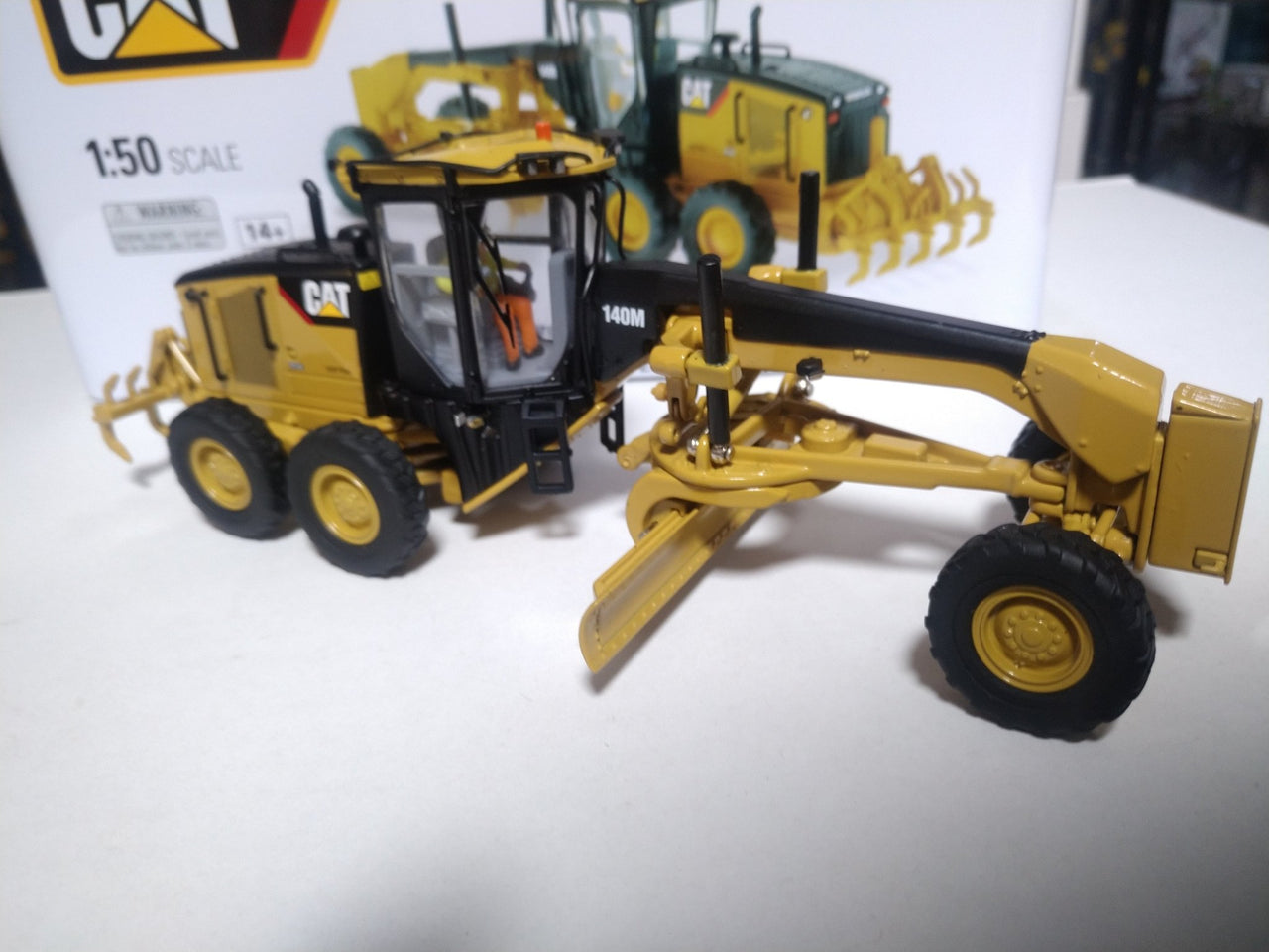 140M Motor Grader 1:50 Scale (Discontinued Model)