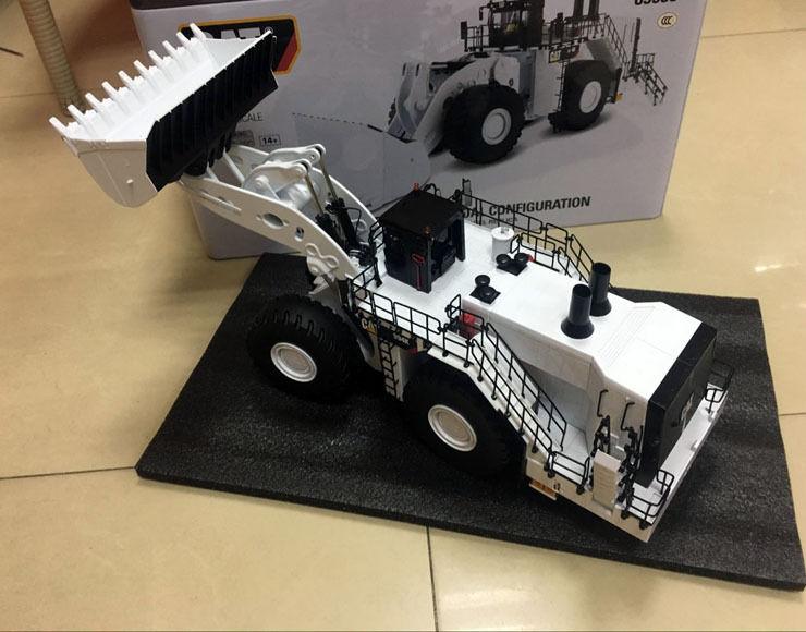 85533 Cargador de Ruedas Cat 994K Escala 1:50 (Modelo Descontinuado) - KATZER