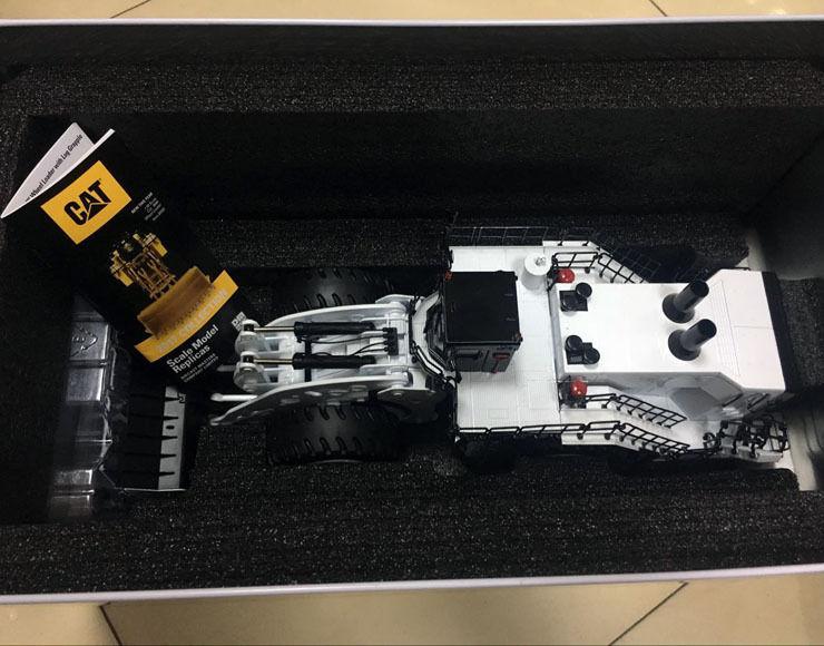 85533 Cargador de Ruedas Cat 994K Escala 1:50 (Modelo Descontinuado) - KATZER