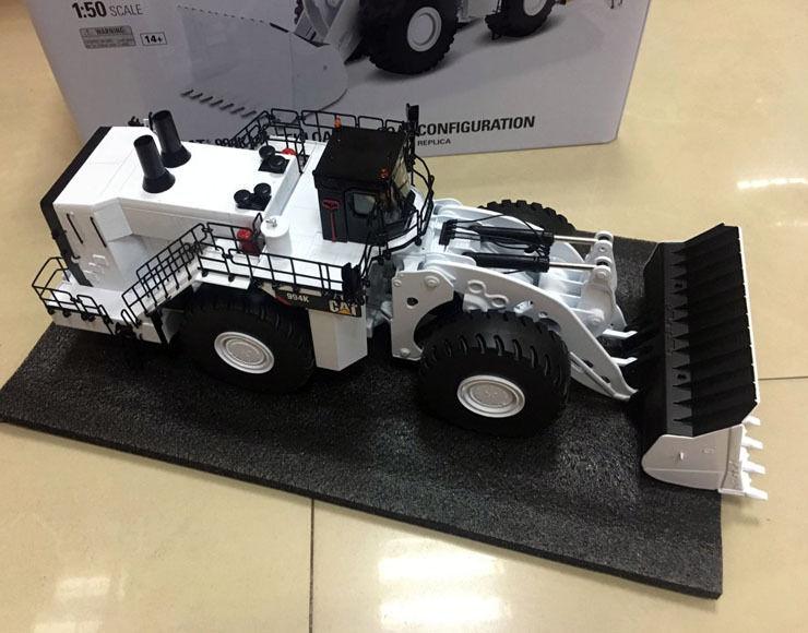 85533 Cargador de Ruedas Cat 994K Escala 1:50 (Modelo Descontinuado) - KATZER