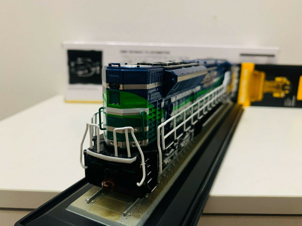 85534 Locomotora SD70ACE-T4 Escala 1:87 - KATZER