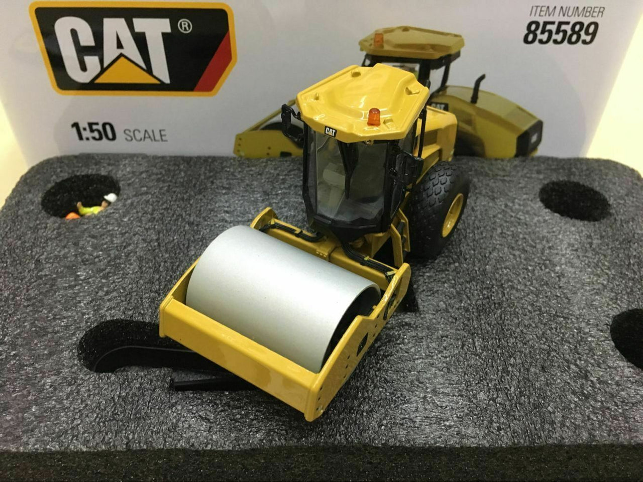 85589 Rodillo Compactador Cat CS11 GC Escala 1:50 - KATZER