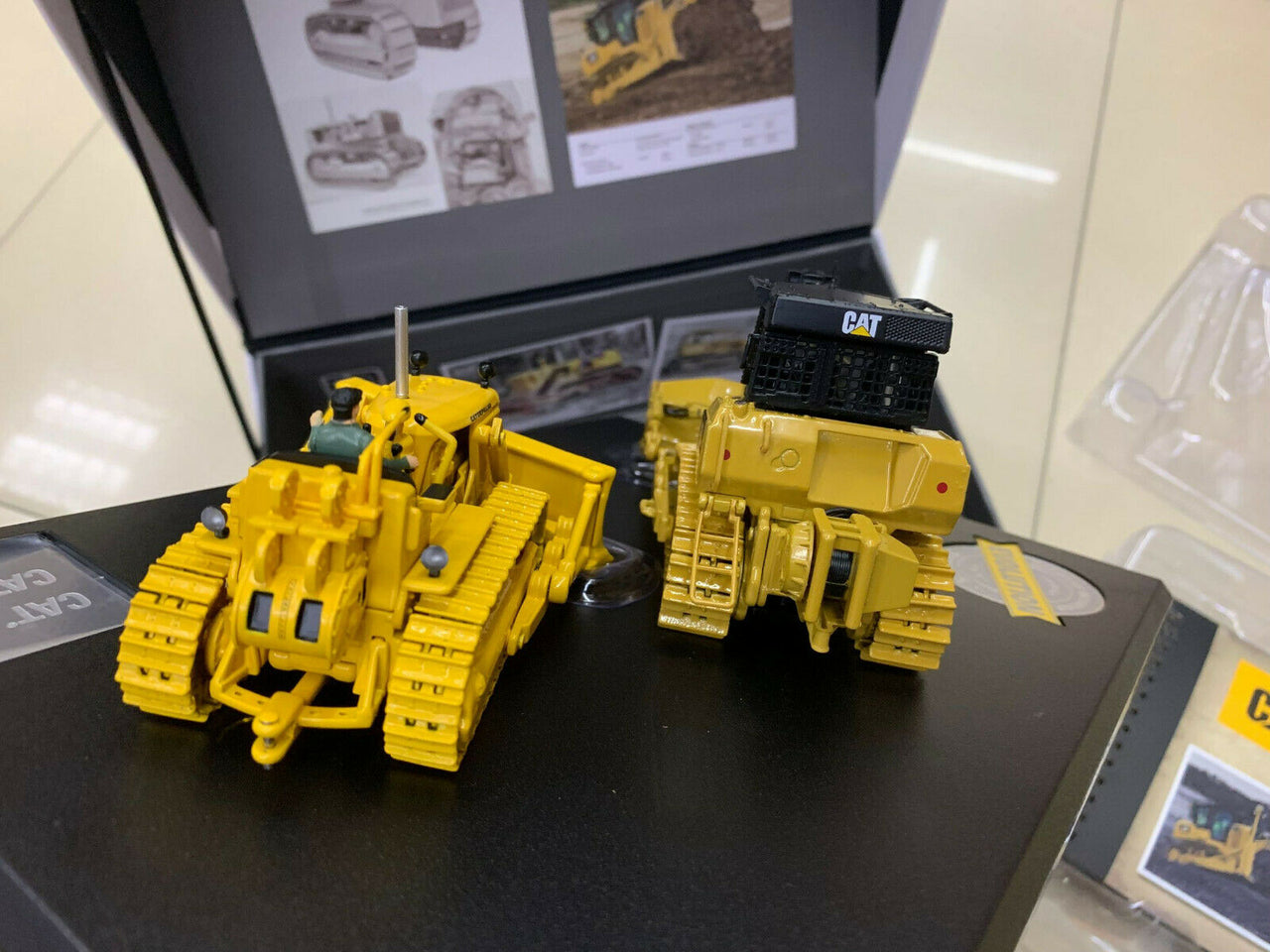 Tractor De Orugas  D7C & D7E Escala 1:50 (Modelo Descontinuado)