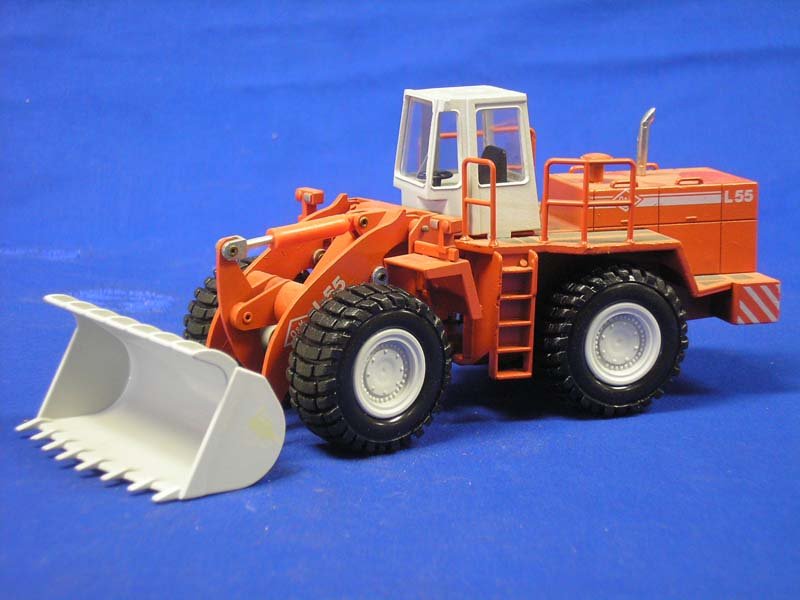 Cargador De Ruedas Q&K L55 Escala 1:50 (Modelo Descontinuado) - KATZER