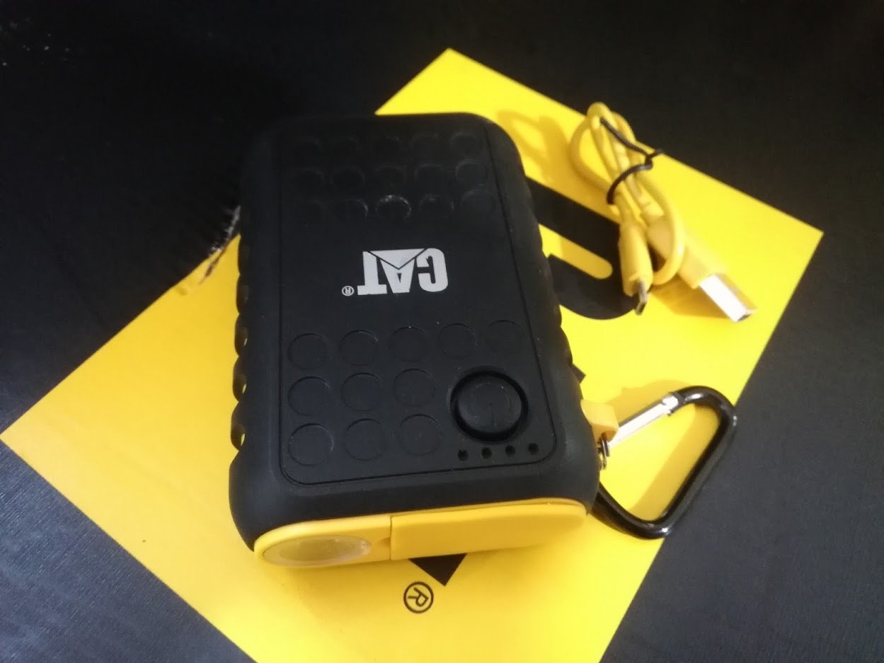 Cargador Portátil Cat Active Urban Powerbank de 10.000 mAh. con Tecnología Militar IP65 - KATZER