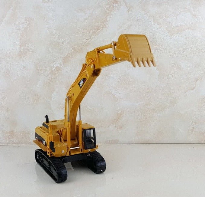Excavadora De Orugas 365BL Escala 1:50 (Modelo Descontinuado) - KATZER