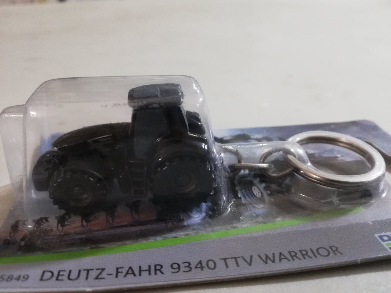 Llavero Deutz-Fahr Agrotron 9340 TTV Warrior Edition - UH5849 - KATZER