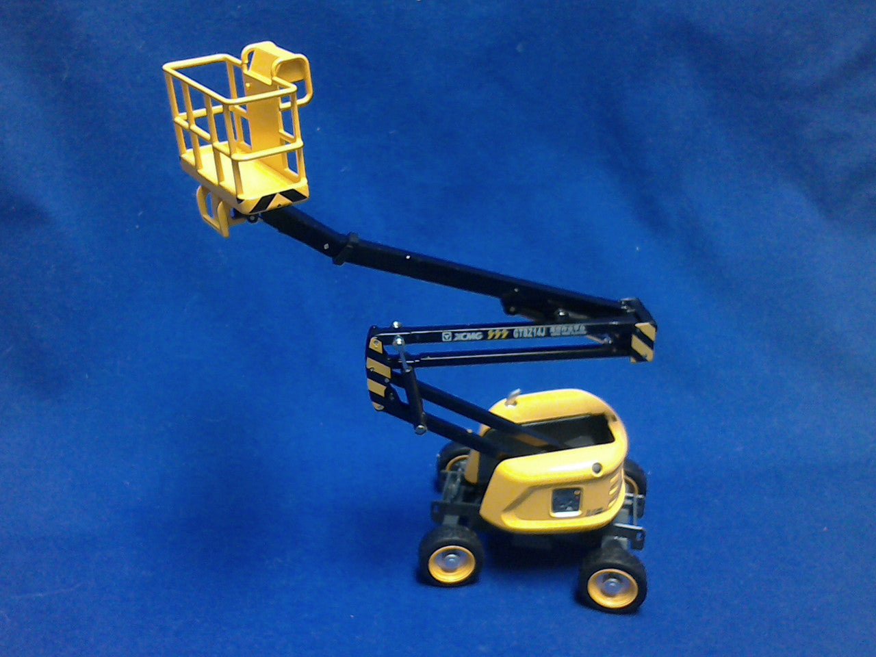 Plataforma De Trabajo Aérea XCMG GTBZ14J Escala 1:35 - KATZER