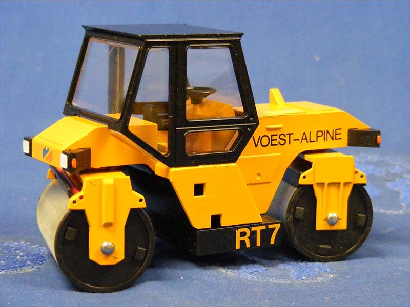 Rodillo Compactador Voest - Alpine RT7 Escala 1:35 (Modelo Descontinuado) - KATZER