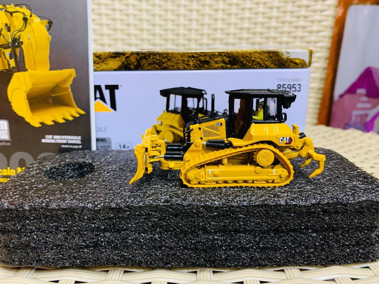 Tractor De Orugas D5 Escala 1:87 - KATZER