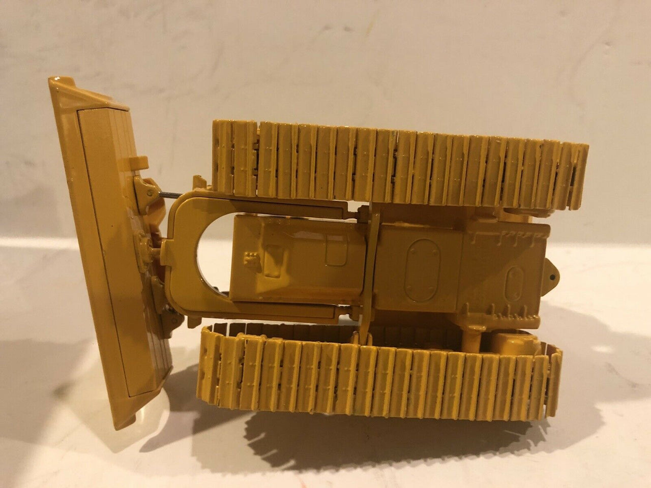 Tractor De Orugas Komatsu D65PX - 17 Escala 1:50 - KATZER