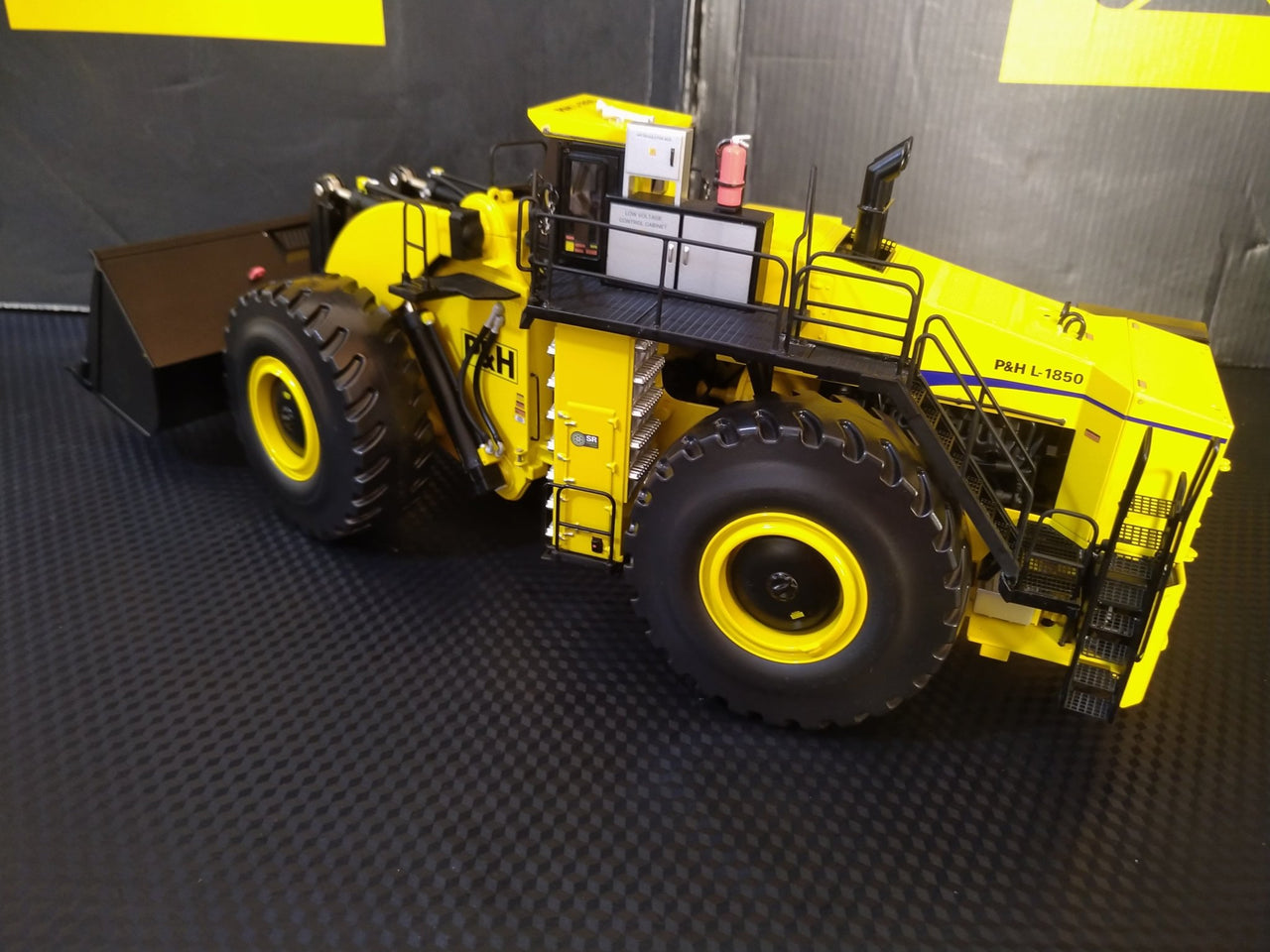 WBR025B-1920 Cargador de Ruedas P&H L-1850 Big Bucket Escala 1:50 (Letourneau) - KATZER