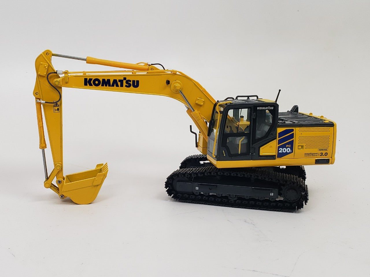 Excavadora Komatsu PC200i-12 Escala 1:50 (Modelo Descontinuado)