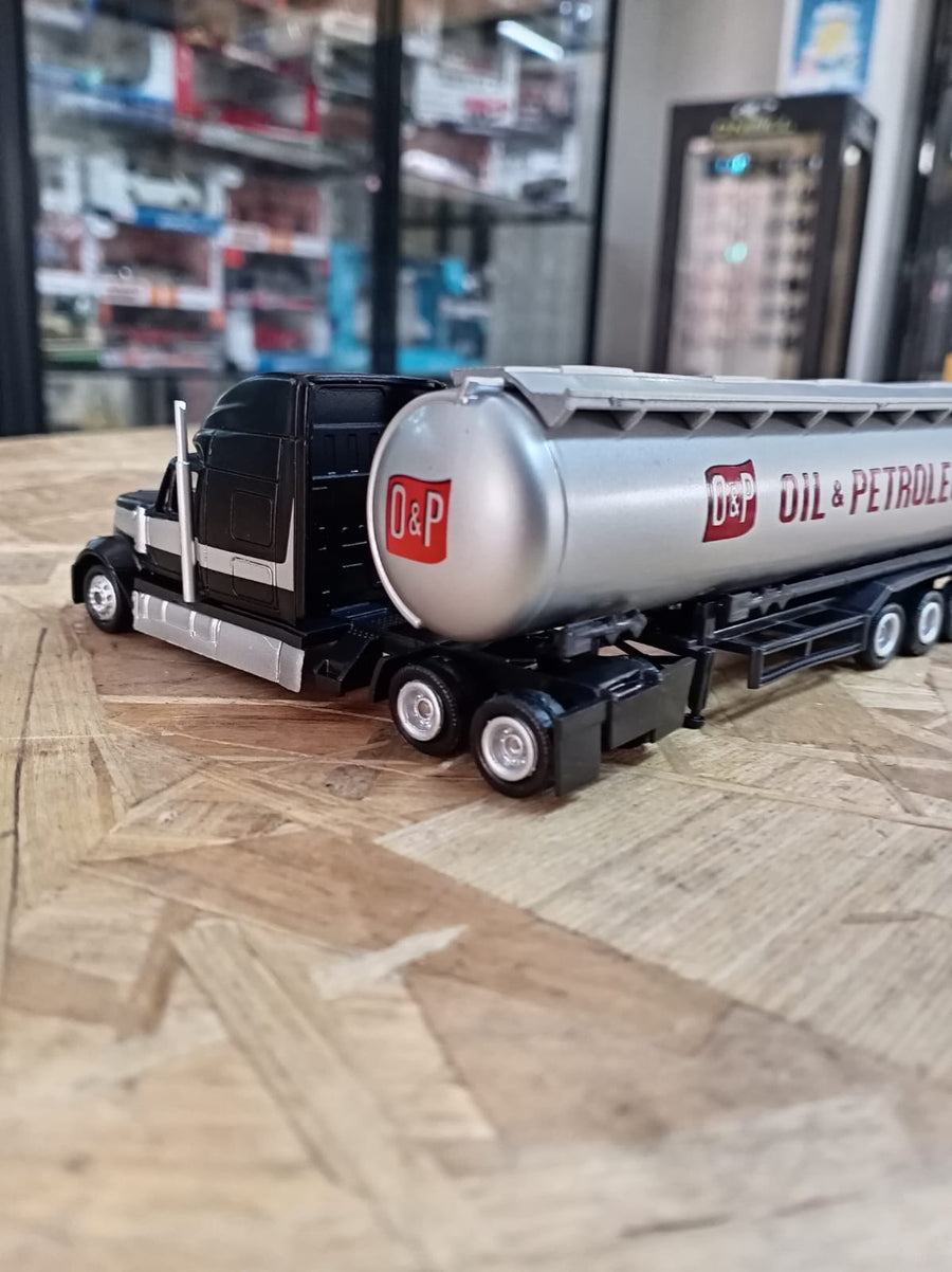 International LoneStar Sleeper Trailer 1:50 Scale