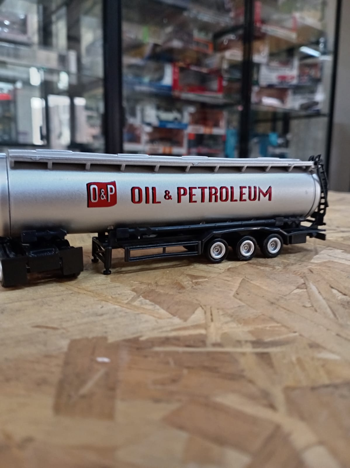 International LoneStar Sleeper Trailer 1:50 Scale