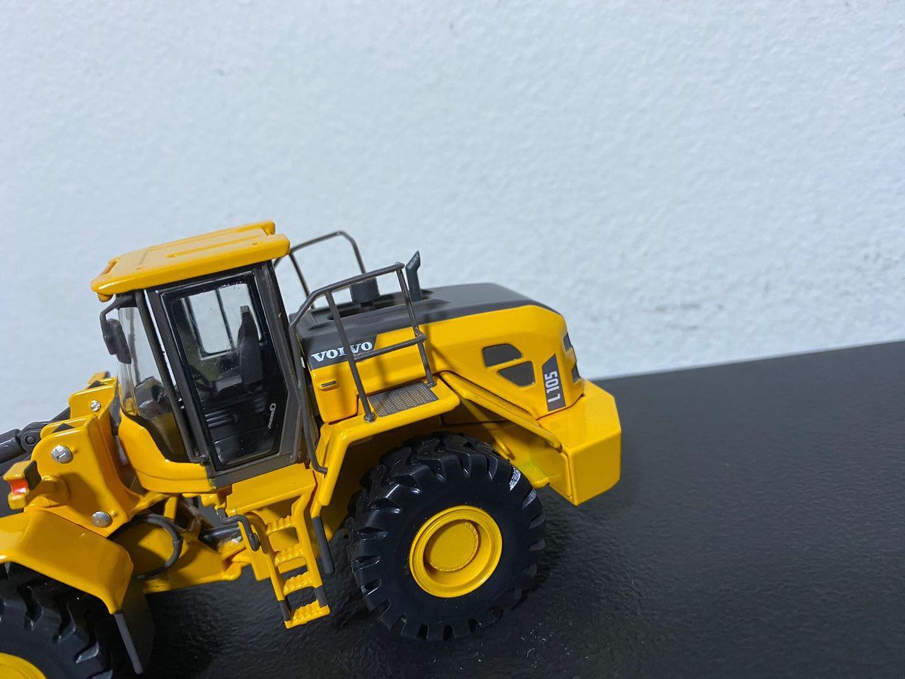 Cargador De Ruedas Volvo L105 Escala 1:50 (Modelo Descontinuado)