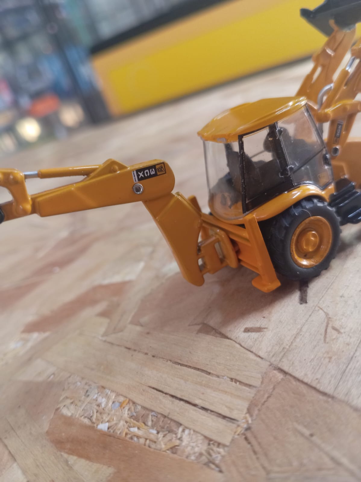 Retroexcavadora JCB 3CX-4T Escala 1:87 (Modelo Descontinuado)