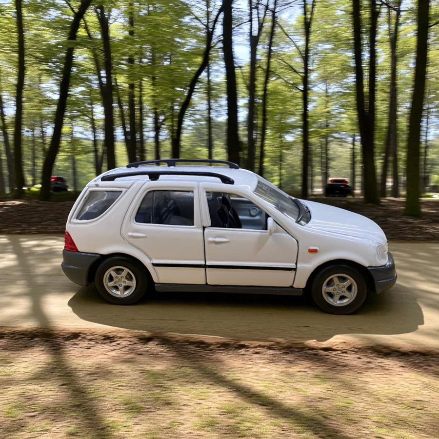 Auto Mercedes Benz ML 320 M-Class Escala 1:38 (Modelo Descontinuado)