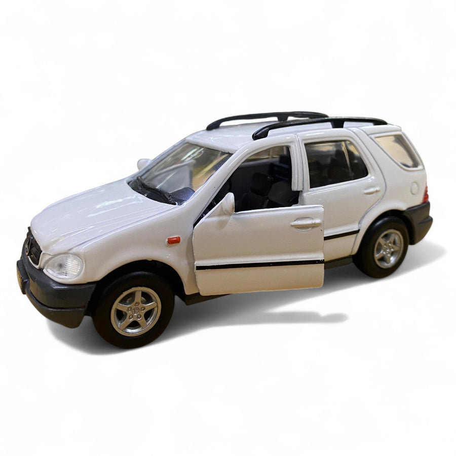 Auto Mercedes Benz ML 320 M-Class Escala 1:38 (Modelo Descontinuado)