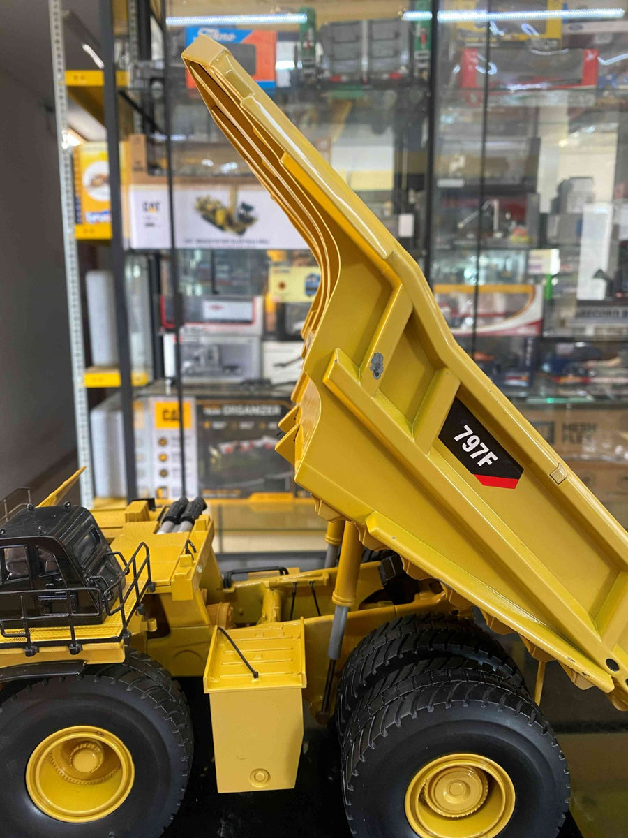 797F Mining Truck 1:50 Scale (Discontinued Model)