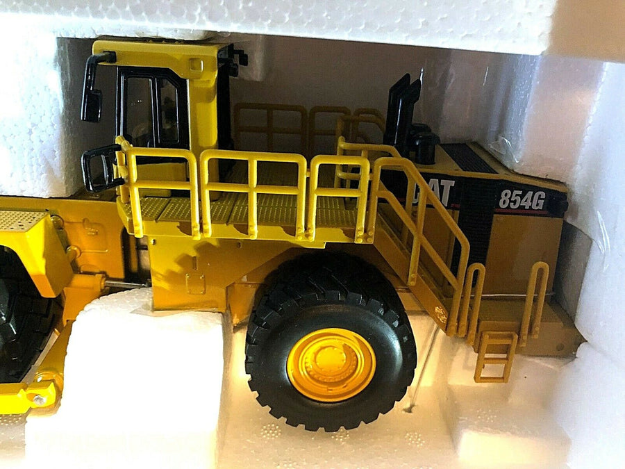 Tractor De Ruedas  854G Escala 1:50 (Modelo Descontinuado)