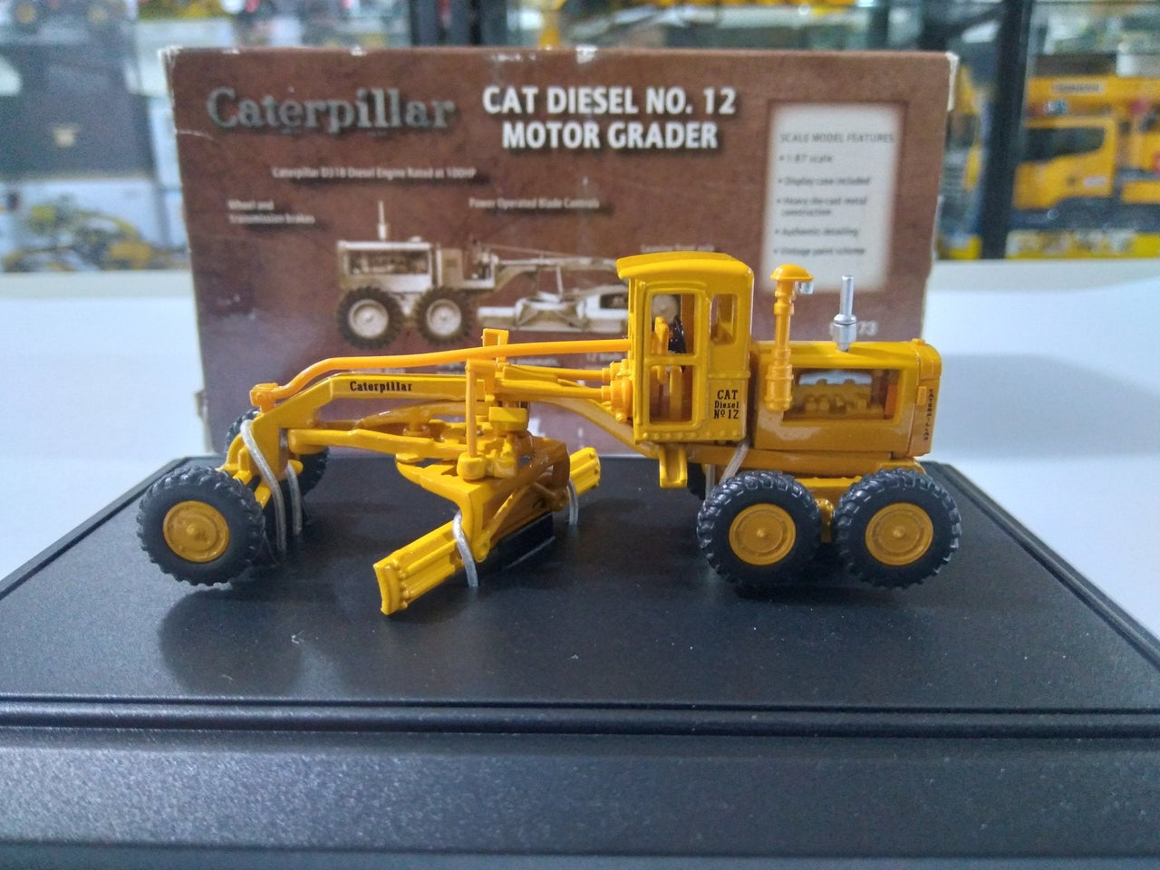 Diesel Motor Grader 12 Scale 1:87