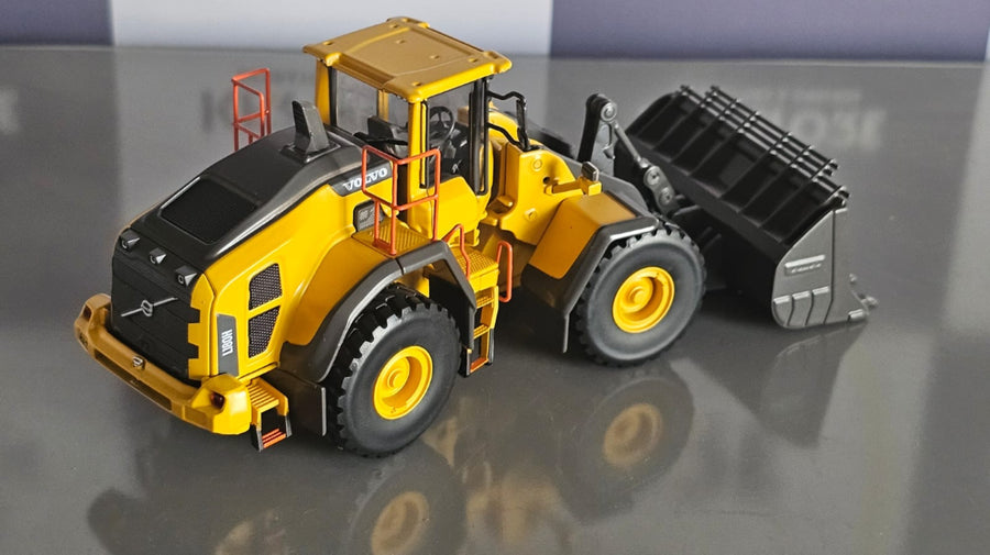 Volvo L180H Wheel Loader 1:50 Scale (Discontinued Model)