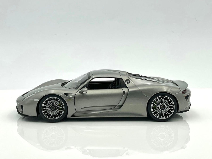 Auto Porsche 918 Spyder Escala 1:24